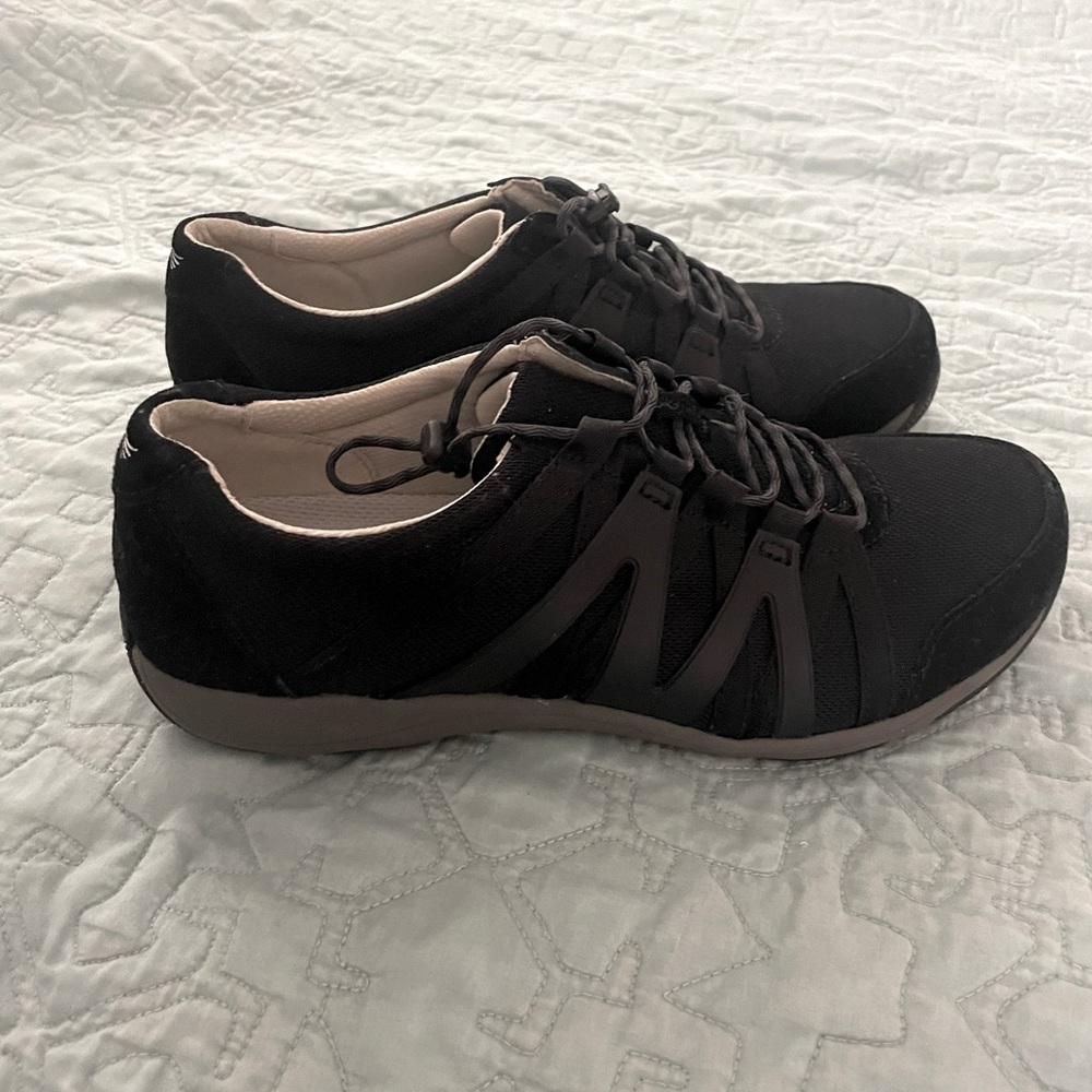 Dansko Henriette shoes, NEW unworn, size 40 (women’s 10)